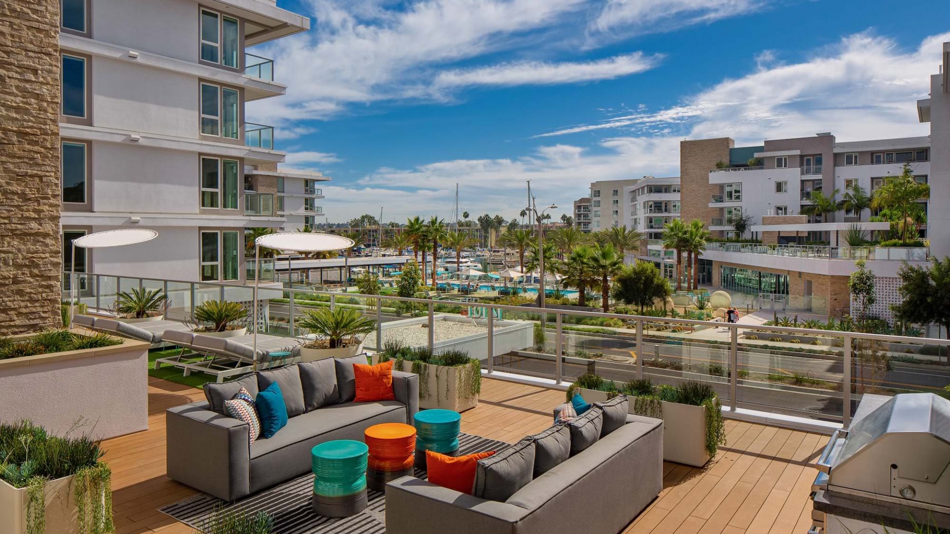 Elevated Courtyard Amenity